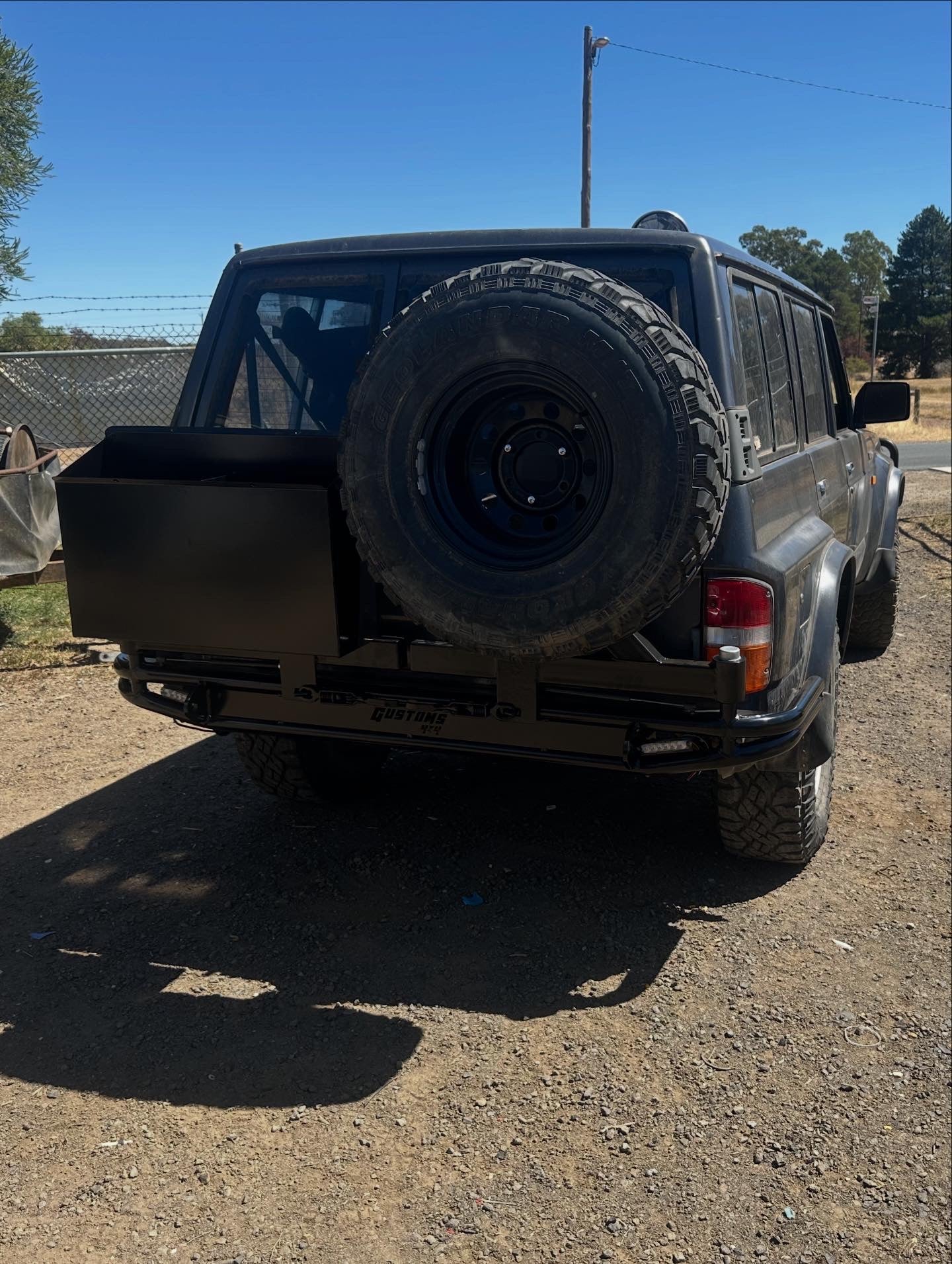 GQ Rear Bar Dual Swing Aways